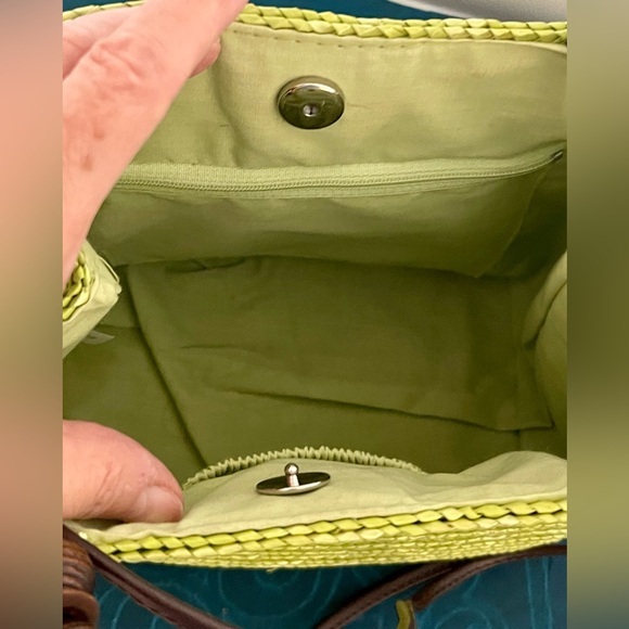 Handwoven Green Purse with Leather Shoulder Handles and Decorative Knobs - Picture 4 of 9